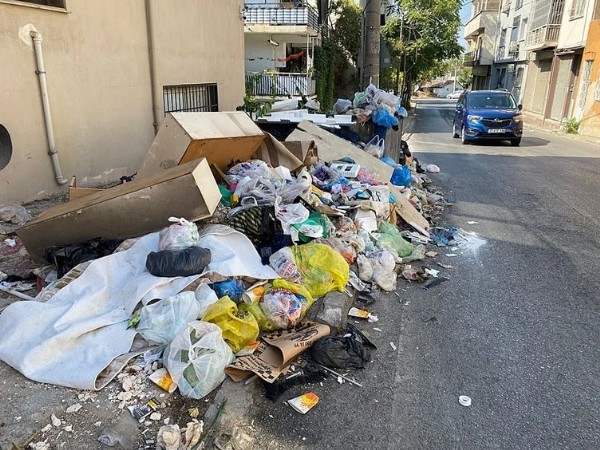 CHP'li İzmir'de çöp krizi! ' Sokaklarımız leş gibi kokuyor'